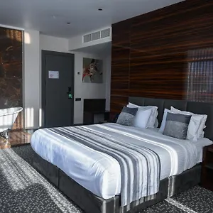 4* Hotel Monarch